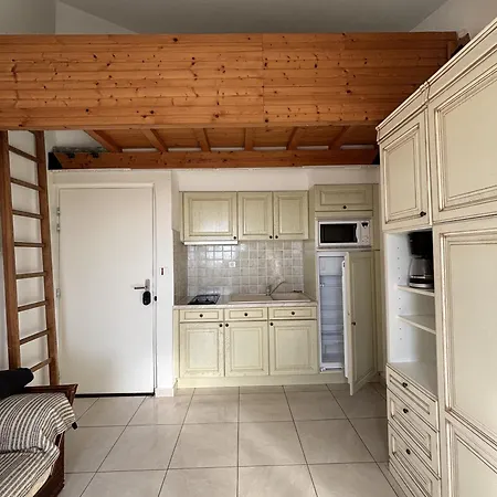 Апартаменти L'air Marin Єр